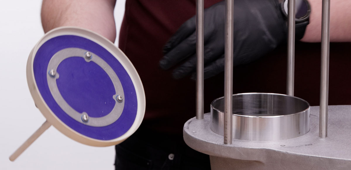 LaMOT L12E showing under the PPS pallet showing gasket and sealing surface